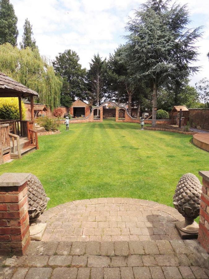 Harlestone Retreat (Adults Only) Hotell Northampton Exteriör bild